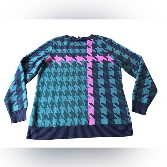 Stylish Denim&Co Women’s Houndstooth Crew Neck Sweater - Picture 2 of 7